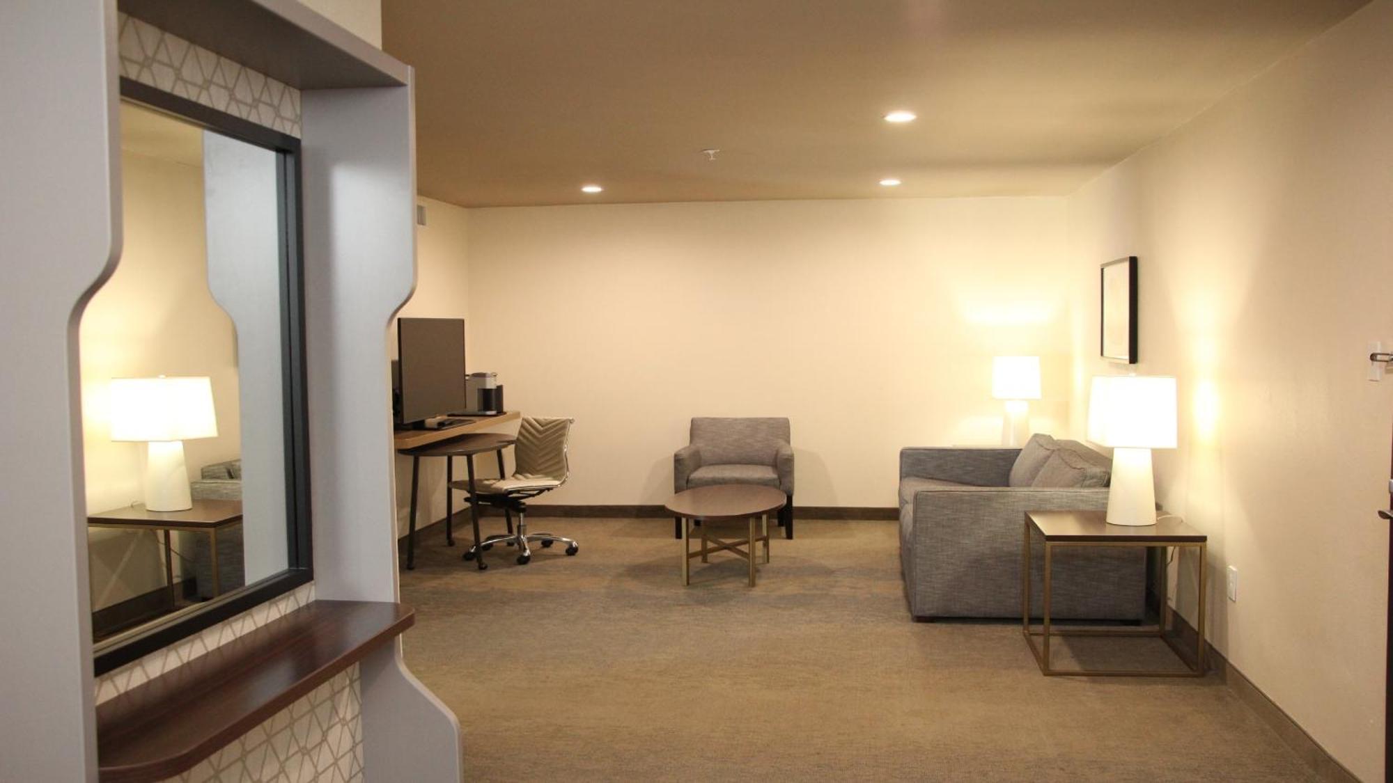 Holiday Inn Metairie New Orleans By Ihg Exterior photo