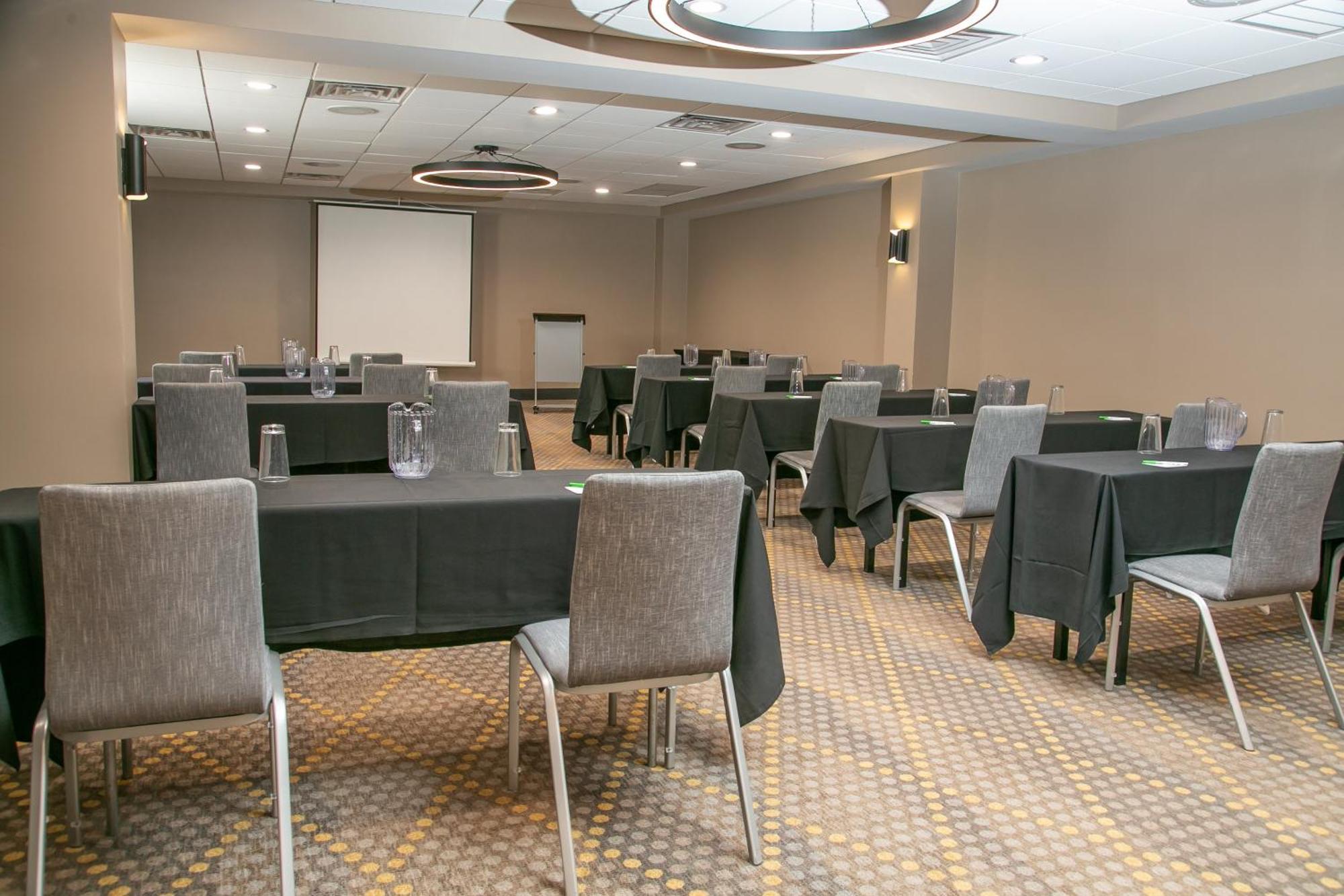 Holiday Inn Metairie New Orleans By Ihg Exterior photo