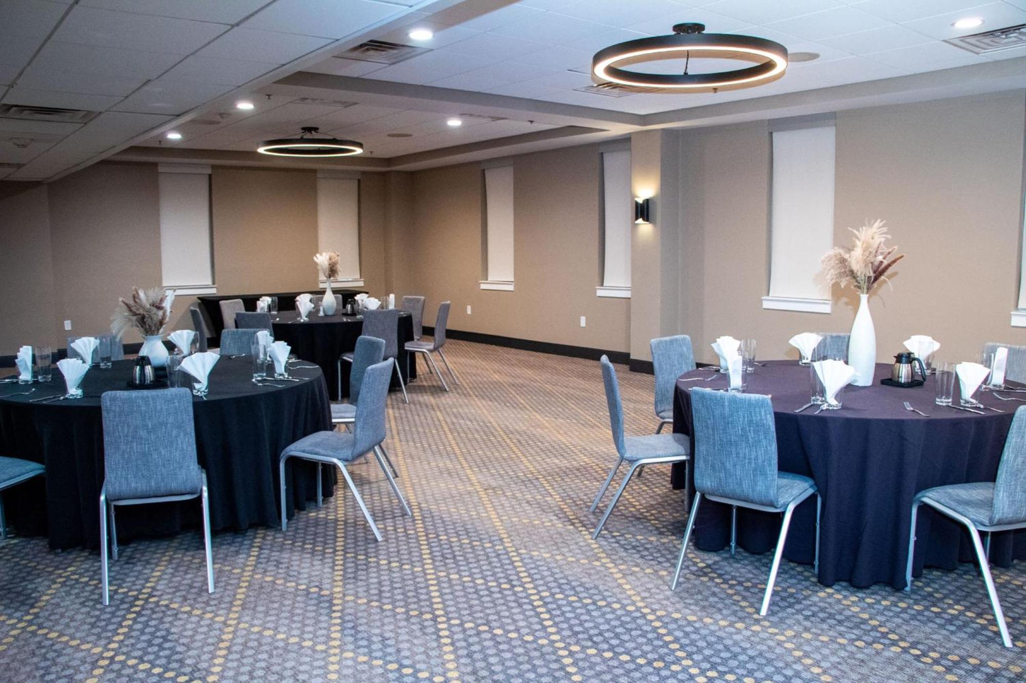 Holiday Inn Metairie New Orleans By Ihg Exterior photo